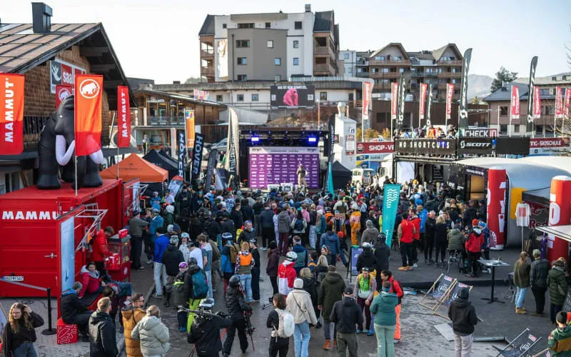 event_village_saturday__sebastian_astl_9.jpg
